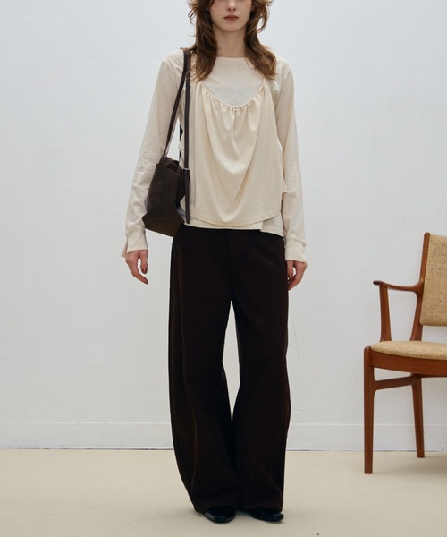 Aunue（オーヌ）の「【2点セット】2wayルーズシルエットカットソー×ホルタービスチェset（Tシャツ/カットソー・レディース・アイボリー/ブラック・FREE）」の15枚目の写真