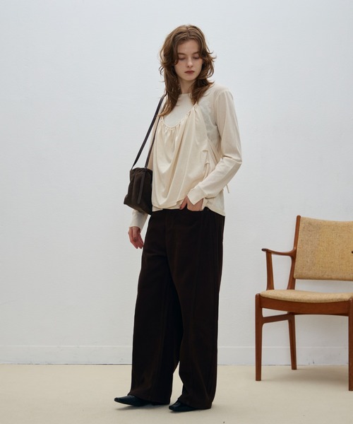 Aunue（オーヌ）の「【2点セット】2wayルーズシルエットカットソー×ホルタービスチェset（Tシャツ/カットソー・レディース・アイボリー/ブラック・FREE）」の12枚目の写真