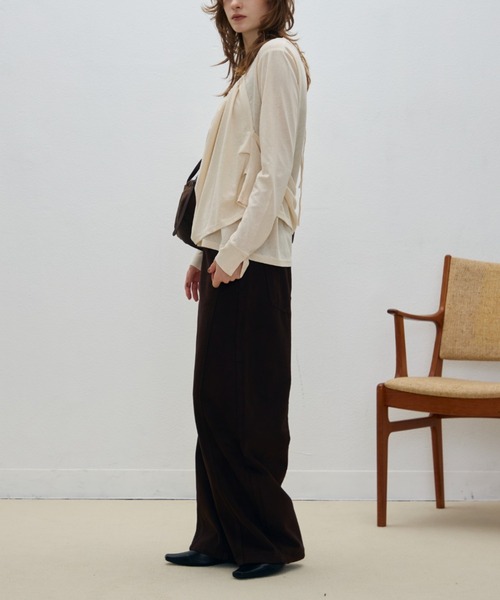 Aunue（オーヌ）の「【2点セット】2wayルーズシルエットカットソー×ホルタービスチェset（Tシャツ/カットソー・レディース・アイボリー/ブラック・FREE）」の17枚目の写真