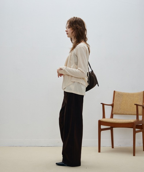 Aunue（オーヌ）の「【2点セット】2wayルーズシルエットカットソー×ホルタービスチェset（Tシャツ/カットソー・レディース・アイボリー/ブラック・FREE）」の13枚目の写真