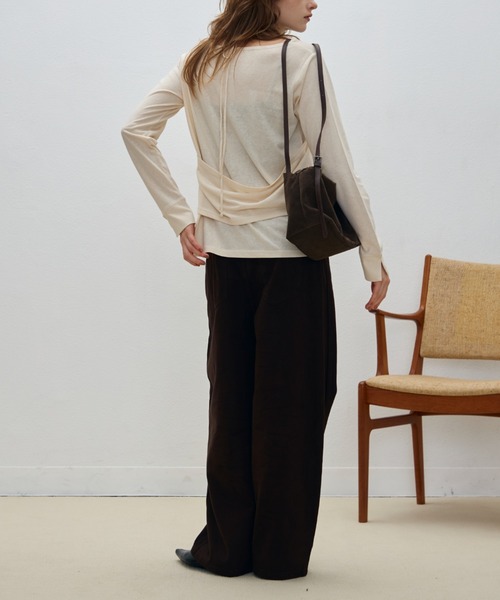 Aunue（オーヌ）の「【2点セット】2wayルーズシルエットカットソー×ホルタービスチェset（Tシャツ/カットソー・レディース・アイボリー/ブラック・FREE）」の18枚目の写真