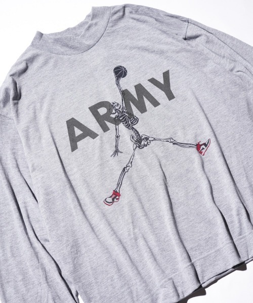THRIFTY LOOK(スリフティールック)の「THRIFTY LOOK / スリフティールック ARMY P.F.U REPRONT LS TEE アーミー プリント ロングスリーブTシャツ(Tシャツ/カットソー・メンズ・その他2/その他1・XX-LARGE)」の1枚目の写真