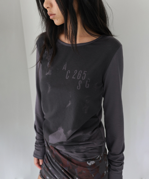 PORTERNA(ポルテナ)の「RAW CUT BLUR GRAPHIC LONG SLEEVE T-SHIRT-PURPLE(Tシャツ/カットソー・レディース・その他・FREE(OS))」の1枚目の写真