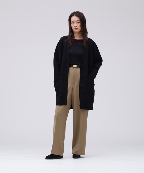 YLEVE(イレーヴ)の「YLEVE / ULTARAFINE MERINO WOOL MILLED KNIT CARDIGAN(カーディガン/ボレロ・レディース・ブラック/ワイン系・1)」の3枚目の写真