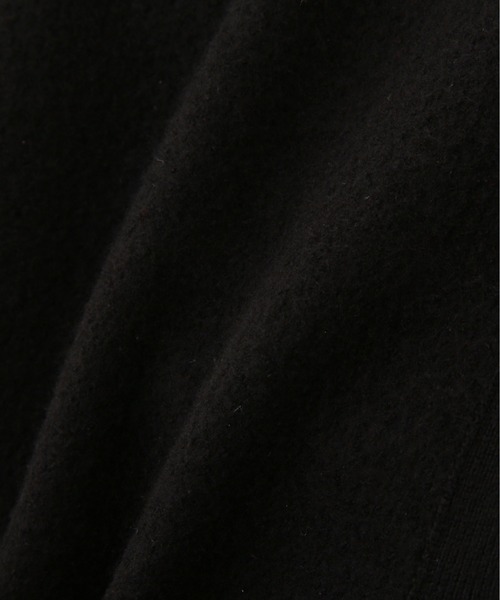 YLEVE(イレーヴ)の「YLEVE / ULTARAFINE MERINO WOOL MILLED KNIT CARDIGAN(カーディガン/ボレロ・レディース・ブラック/ワイン系・1)」の11枚目の写真