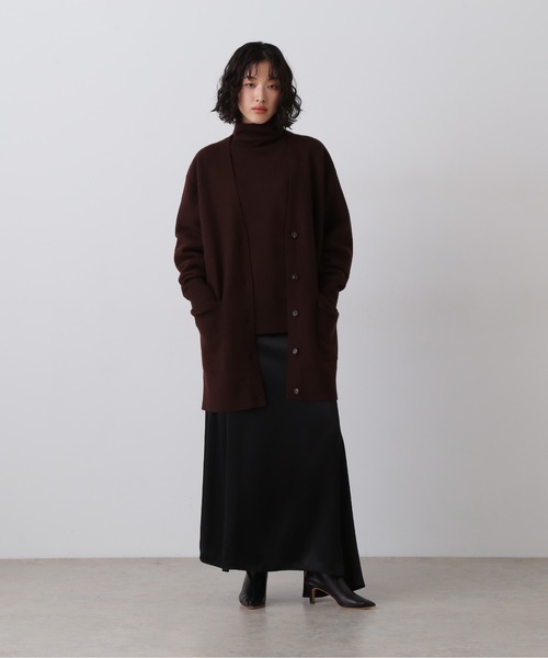YLEVE(イレーヴ)の「YLEVE / ULTARAFINE MERINO WOOL MILLED KNIT CARDIGAN(カーディガン/ボレロ・レディース・ブラック/ワイン系・1)」の18枚目の写真