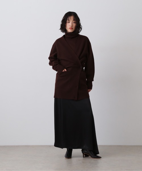 YLEVE(イレーヴ)の「YLEVE / ULTARAFINE MERINO WOOL MILLED KNIT CARDIGAN(カーディガン/ボレロ・レディース・ブラック/ワイン系・1)」の20枚目の写真