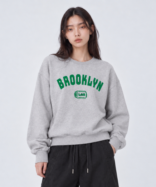 CREAM SODA LAB(クリームソーダラボ)の「ブルックリン オーバーサイズスウェット(スウェット・レディース・ブラック/ネイビー/グレー/オートミール・MEDIUM/LARGE/X-LARGE/M/L/L/XL/XL/2XL)」の5枚目の写真