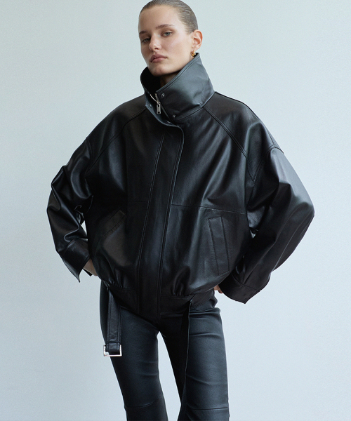 VERDEMAR(ベルデマール)の「High-Neck Belted Leather Blouson_Black(ライダースジャケット・レディース・その他・SMALL/MEDIUM)」の1枚目の写真