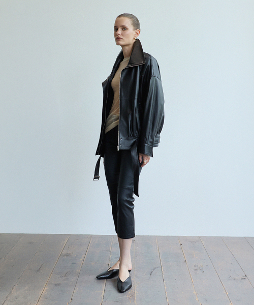 VERDEMAR(ベルデマール)の「High-Neck Belted Leather Blouson_Black(ライダースジャケット・レディース・その他・SMALL/MEDIUM)」の3枚目の写真