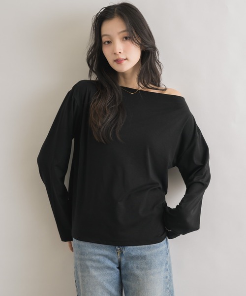 NEUNA(ヌナ)の「ワンショル袖刺繍ロンT(Tシャツ/カットソー・レディース・ブラック/アイボリー・FREE)」の2枚目の写真