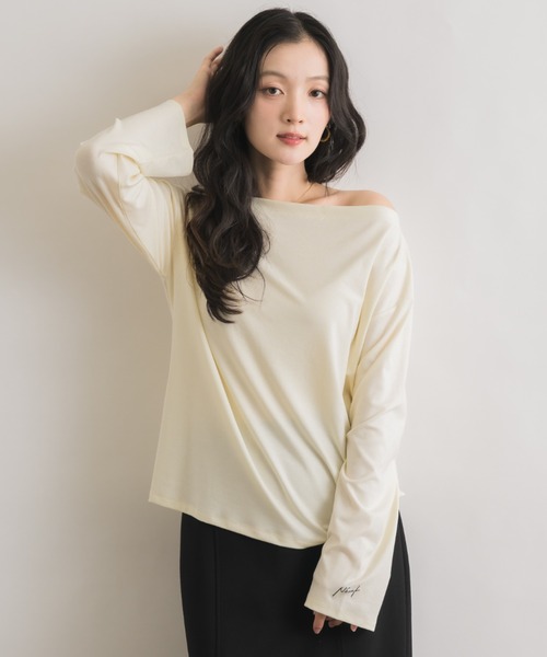 NEUNA(ヌナ)の「ワンショル袖刺繍ロンT(Tシャツ/カットソー・レディース・ブラック/アイボリー・FREE)」の19枚目の写真