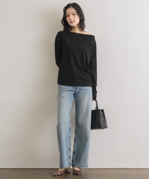 NEUNA(ヌナ)の「ワンショル袖刺繍ロンT(Tシャツ/カットソー・レディース・ブラック/アイボリー・FREE)」の14枚目の写真