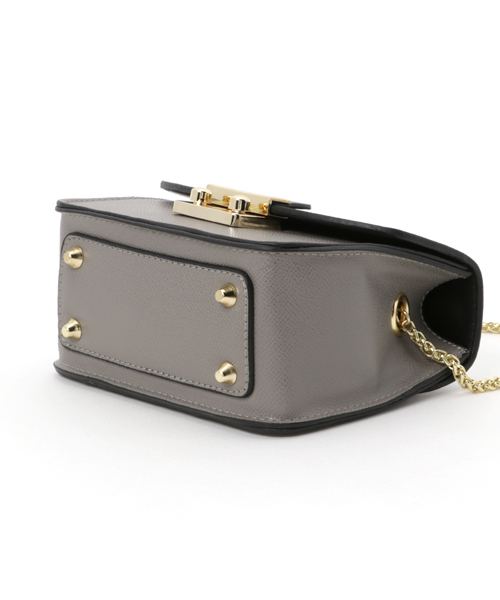 PLAIN CLOTHING（プレーンクロージング）の「ラウンドミニショルダーバッグ【PLAIN CLOTHING】（ショルダーバッグ・レディース・レッド/キャメル/ブラック/アイボリー/ネイビー/グレー・FREE）」の8枚目の写真