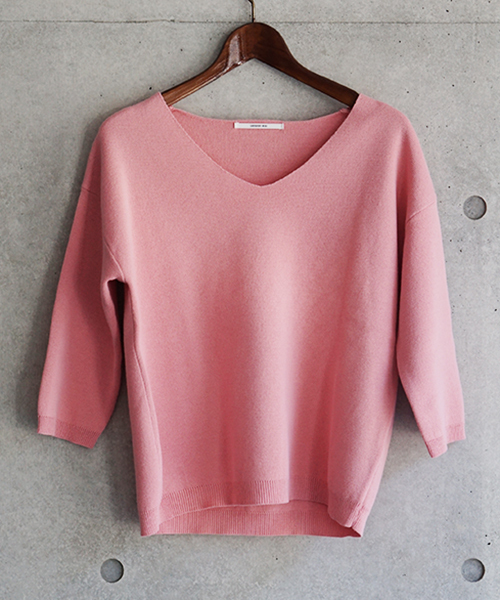 laboratory work（ラボラトリーワーク）の「クールラボミラノリブ Vプルオーバー（ニット/セーター・レディース・ピンク/イエロー/ネイビー/サックスブルー/オフホワイト・MEDIUM）」の6枚目の写真