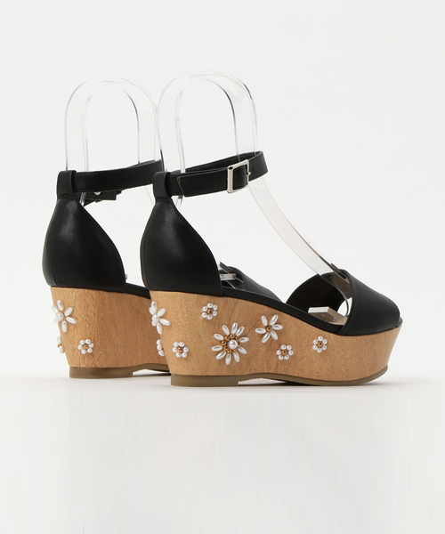 ILIMA（イリマ）の「ILIMA イリマ パールフラワーネックベルトプラットフォームサンダル（サンダル・レディース・ホワイト/ブラック/ネイビー/シルバー・M/L/S）」の7枚目の写真