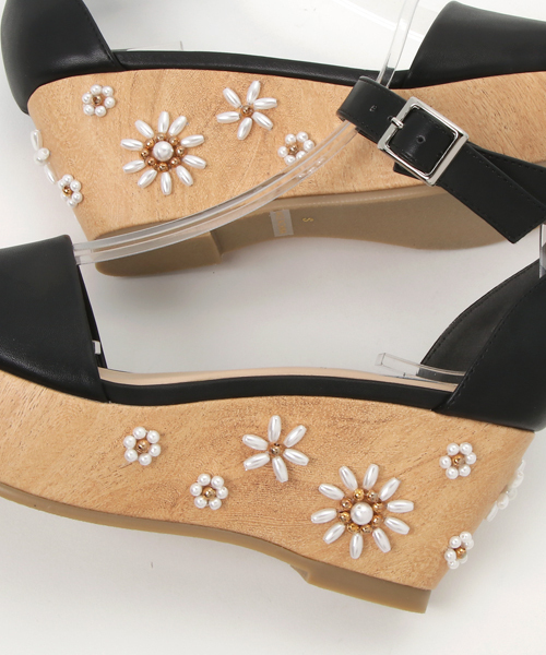 ILIMA（イリマ）の「ILIMA イリマ パールフラワーネックベルトプラットフォームサンダル（サンダル・レディース・ホワイト/ブラック/ネイビー/シルバー・M/L/S）」の11枚目の写真