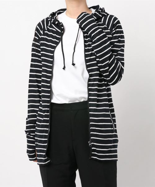 Pierrot(ピエロ)の「UVカット綿混スラブ素材 指穴ジップパーカー(パーカー・レディース・ブラック/グレー系その他/ホワイト系その他/ブラック系その他/ホワイト/イエロー系その他/コーラル/ネイビー/杢グレー/ブルー系その他2/カーキオリーブ/ミント/カーキ/ブルー/サーモンピンク/ブルー系その他/イエロー系その他2/ブルー系その他3/グレー系その他2/ピンク系その他/ブルー系その他4/ブラック系その他4/ブラック系その他2/ブラック系その他3/ホワイト系その他2/ライトグレー/ピンク/ライトベージュ・L/M/S/LL)」の8枚目の写真