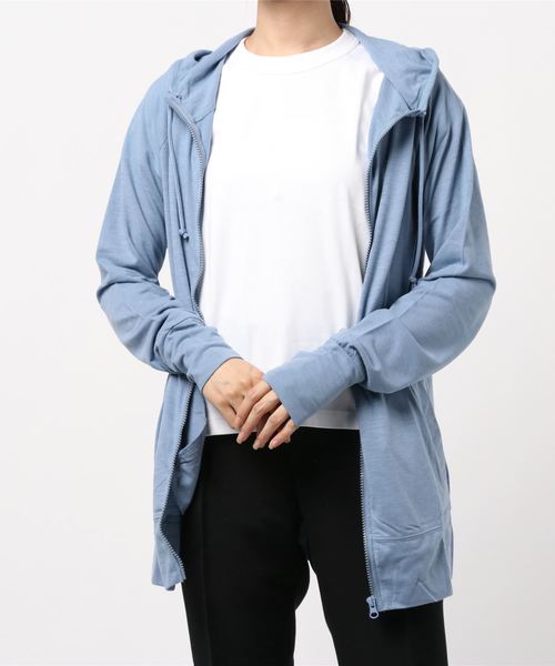 Pierrot(ピエロ)の「UVカット綿混スラブ素材 指穴ジップパーカー(パーカー・レディース・ブラック/グレー系その他/ホワイト系その他/ブラック系その他/ホワイト/イエロー系その他/コーラル/ネイビー/杢グレー/ブルー系その他2/カーキオリーブ/ミント/カーキ/ブルー/サーモンピンク/ブルー系その他/イエロー系その他2/ブルー系その他3/グレー系その他2/ピンク系その他/ブルー系その他4/ブラック系その他4/ブラック系その他2/ブラック系その他3/ホワイト系その他2/ライトグレー/ピンク/ライトベージュ・L/M/S/LL)」の22枚目の写真