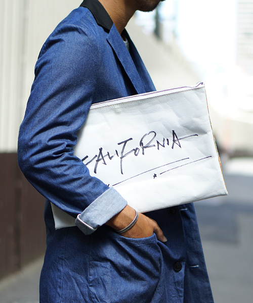 And A（アンドエー）の「転写クラッチバッグ (MATATABI)（クラッチバッグ・メンズ・ライトグレー/ベージュ/キャメル/ブラウン/ホワイト/ブラック/ブラウン系その他/その他1/スミクロ/ベージュ系その他/ナチュラル/ネイビー・FREE）」の4枚目の写真