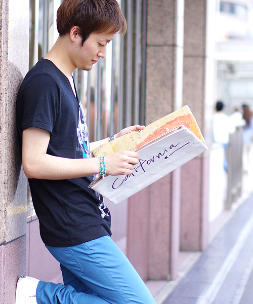 And A（アンドエー）の「転写クラッチバッグ (MATATABI)（クラッチバッグ・メンズ・ライトグレー/ベージュ/キャメル/ブラウン/ホワイト/ブラック/ブラウン系その他/その他1/スミクロ/ベージュ系その他/ナチュラル/ネイビー・FREE）」の3枚目の写真