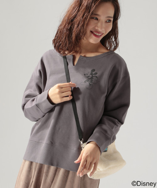 BAYFLOW(ベイフロー)の「【Disney(ディズニー)】ミッキーマウスウラケプルオーバー(Tシャツ/カットソー・レディース・ベージュ/カーキ/チャコール・SMALL/MEDIUM)」の1枚目の写真