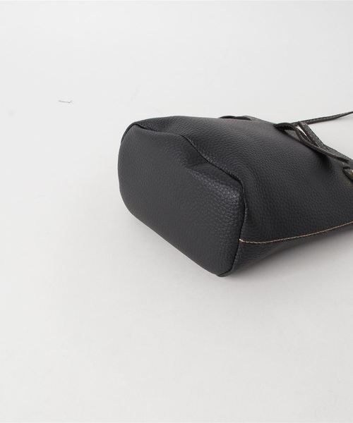 STYLEBLOCK（スタイルブロック）の「巾着型ミニショルダーバッグ（ショルダーバッグ・レディース・ブラック/ダークグリーン/ネイビー/グレー/カーキ/ピンク/ワインレッド/ブラック系その他/ブラウン系その他/グリーン系その他/レッド系その他・FREE）」の13枚目の写真