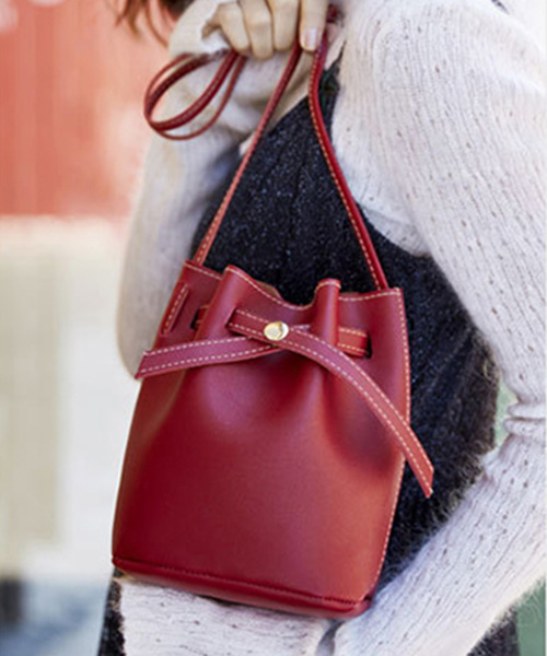 STYLEBLOCK（スタイルブロック）の「巾着型ミニショルダーバッグ（ショルダーバッグ・レディース・ブラック/ダークグリーン/ネイビー/グレー/カーキ/ピンク/ワインレッド/ブラック系その他/ブラウン系その他/グリーン系その他/レッド系その他・FREE）」の10枚目の写真