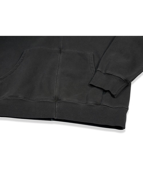 OY（オーワイ）の「カッティングピグメントプルオーバーパーカー/フーディー（パーカー・メンズ・ブラック/ベージュ/ブルー・1/2）」の22枚目の写真