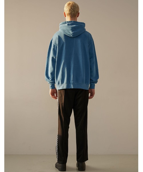 OY（オーワイ）の「カッティングピグメントプルオーバーパーカー/フーディー（パーカー・メンズ・ブラック/ベージュ/ブルー・1/2）」の18枚目の写真