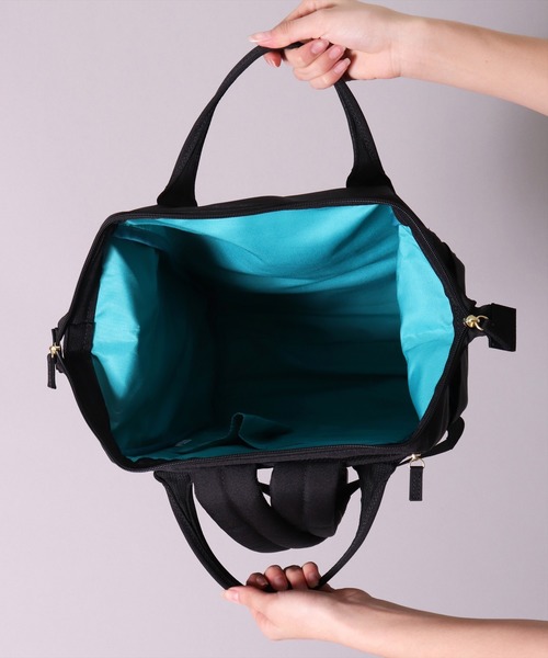 anello(アネロ)の「(LF)【anello】がばっと開く 口金 バックパック(レギュラーサイズ)(バックパック/リュック・レディース・ライトグレー/ブラック/ネイビー/グレー/ベージュ/マスタード/トリコロール・FREE)」の13枚目の写真