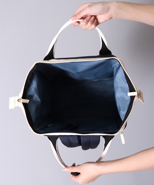 anello(アネロ)の「(LF)【anello】がばっと開く 口金 バックパック(レギュラーサイズ)(バックパック/リュック・レディース・ライトグレー/ブラック/ネイビー/グレー/ベージュ/マスタード/トリコロール・FREE)」の8枚目の写真