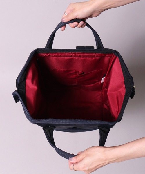 anello(アネロ)の「(LF)【anello】がばっと開く 口金 バックパック(レギュラーサイズ)(バックパック/リュック・レディース・ライトグレー/ブラック/ネイビー/グレー/ベージュ/マスタード/トリコロール・FREE)」の14枚目の写真