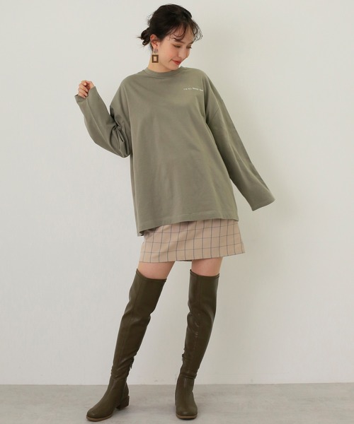 one after another NICE CLAUP（ワンアフターアナザーナイスクラップ）の「バックプリントロングTシャツ（Tシャツ/カットソー・レディース・ベージュ/オフホワイト/カーキ・FREE）」の4枚目の写真