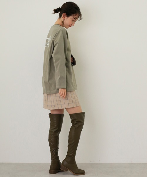 one after another NICE CLAUP（ワンアフターアナザーナイスクラップ）の「バックプリントロングTシャツ（Tシャツ/カットソー・レディース・ベージュ/オフホワイト/カーキ・FREE）」の13枚目の写真