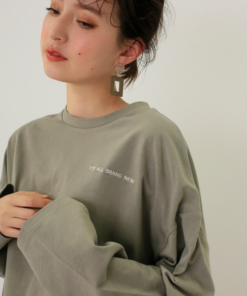 one after another NICE CLAUP（ワンアフターアナザーナイスクラップ）の「バックプリントロングTシャツ（Tシャツ/カットソー・レディース・ベージュ/オフホワイト/カーキ・FREE）」の6枚目の写真