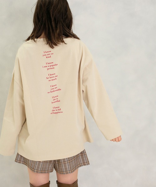one after another NICE CLAUP（ワンアフターアナザーナイスクラップ）の「バックプリントロングTシャツ（Tシャツ/カットソー・レディース・ベージュ/オフホワイト/カーキ・FREE）」の5枚目の写真