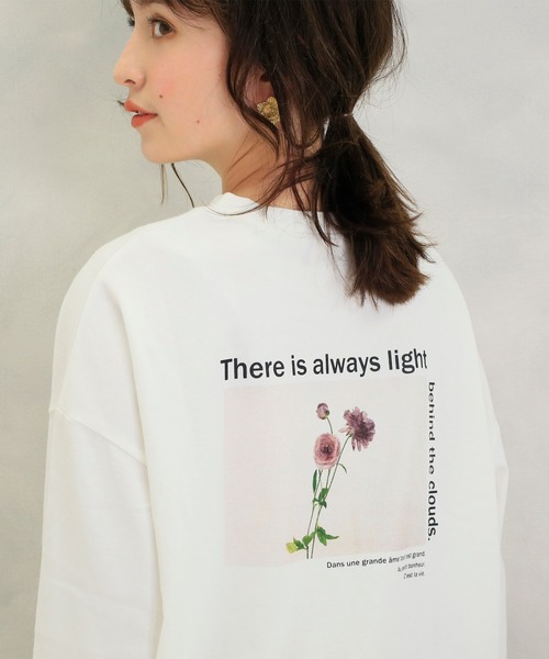 one after another NICE CLAUP（ワンアフターアナザーナイスクラップ）の「バックプリントロングTシャツ（Tシャツ/カットソー・レディース・ベージュ/オフホワイト/カーキ・FREE）」の12枚目の写真