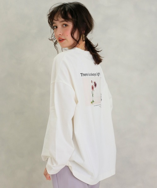 one after another NICE CLAUP（ワンアフターアナザーナイスクラップ）の「バックプリントロングTシャツ（Tシャツ/カットソー・レディース・ベージュ/オフホワイト/カーキ・FREE）」の9枚目の写真