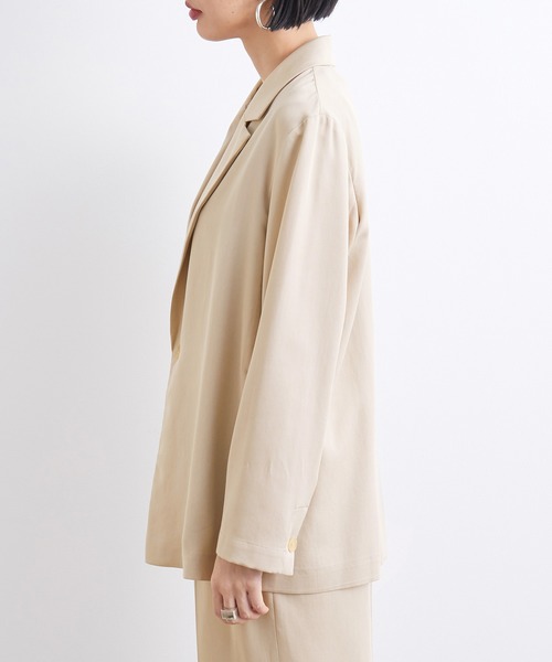 ADAM ET ROPE'（アダムエロペ）の「テンセルフルイドジャケット（ノーカラージャケット・レディース・ベージュ/ライトグリーン・FREE）」の11枚目の写真