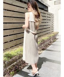 【WEB限定】バックプリーツノースリーブワンピース