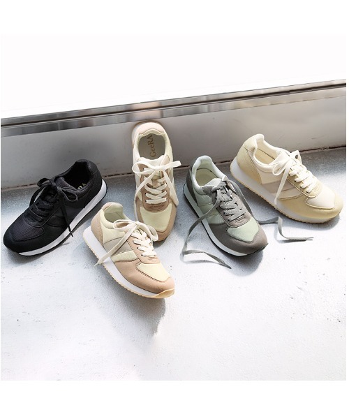 GeeRA（ジーラ）の「ラインデザインスニーカー（スニーカー・レディース・グレー/ブラック/ベージュ/ピンクベージュ・LARGE/SMALL/MEDIUM/X-LARGE）」の8枚目の写真
