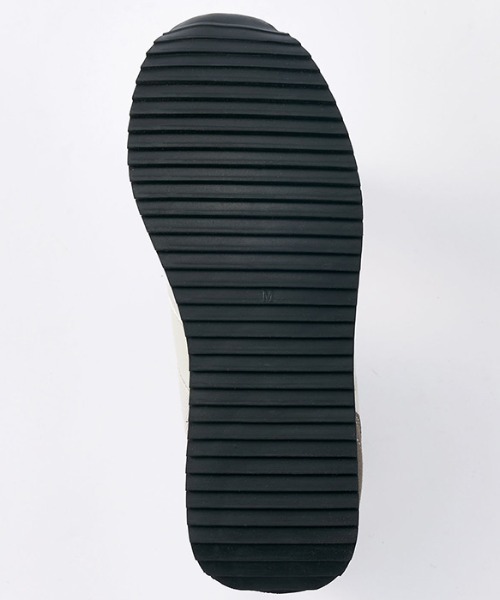 GeeRA（ジーラ）の「ラインデザインスニーカー（スニーカー・レディース・グレー/ブラック/ベージュ/ピンクベージュ・LARGE/SMALL/MEDIUM/X-LARGE）」の9枚目の写真