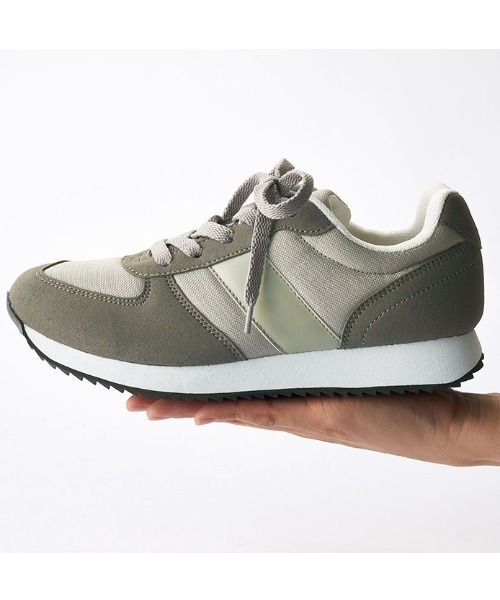 GeeRA（ジーラ）の「ラインデザインスニーカー（スニーカー・レディース・グレー/ブラック/ベージュ/ピンクベージュ・LARGE/SMALL/MEDIUM/X-LARGE）」の10枚目の写真