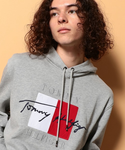 TOMMY HILFIGER（トミーヒルフィガー）の「シグネチャーロゴ