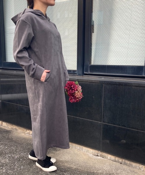 INTERPLANET（インタープラネット）の「ベロアダンボールフード付ワンピース（ワンピース・レディース・モカ/ライトグレー/チャコールグレー・FREE）」の10枚目の写真