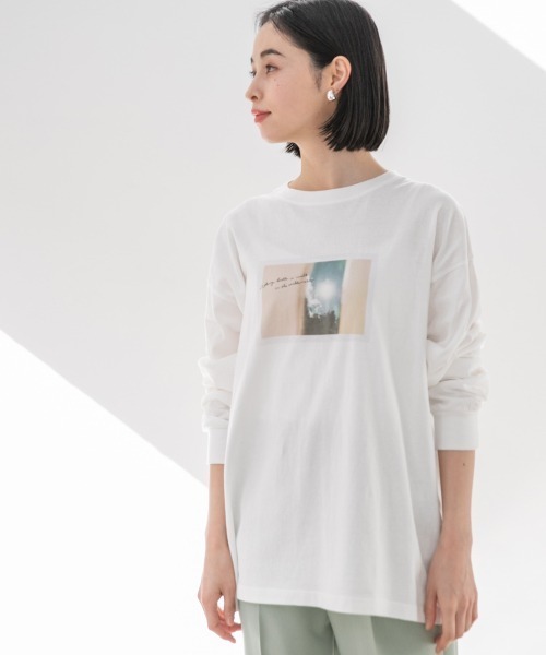 LOWRYS FARM（ローリーズファーム）の「フォトプリントＴＥＥＬＳ　931840（Tシャツ/カットソー・レディース・チャコールグレー/イエロー/アイボリー・FREE）」の2枚目の写真