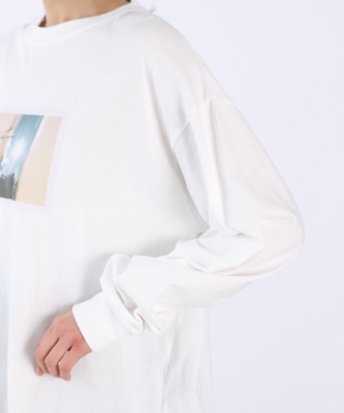 LOWRYS FARM（ローリーズファーム）の「フォトプリントＴＥＥＬＳ　931840（Tシャツ/カットソー・レディース・チャコールグレー/イエロー/アイボリー・FREE）」の14枚目の写真