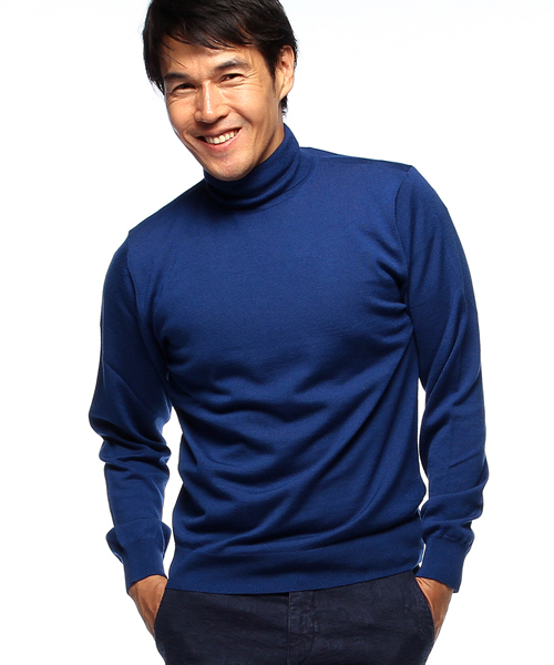 BEAMS F(ビームスエフ)の「BEAMS F / ITALY製ソリッドタートル(ニット/セーター・メンズ・ホワイト/ブラック系その他/ブラック/ブラウン/ブルー系その他/ネイビー・48/46/44/50)」の6枚目の写真