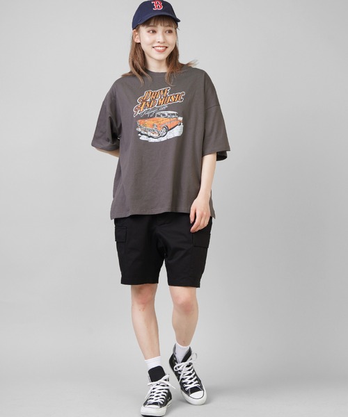 SPINNS（スピンズ）の「【ゆったりシルエット】古着風CARデザイン 半袖Tシャツ（Tシャツ/カットソー・レディース・ブルー/ナチュラル/スミクロ・ONESIZE）」の6枚目の写真